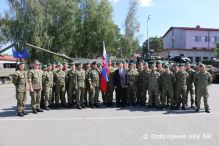 Slvnostn ceremonil pri prleitosti zaatia psobenia jednotky eFP v Lotysku